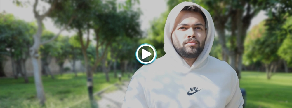 لقطة من داخل الفيديو